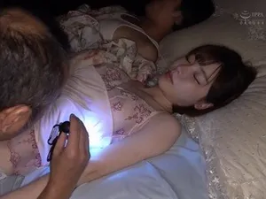 Mây mưa cả đêm cùng chị đồng nghiệp