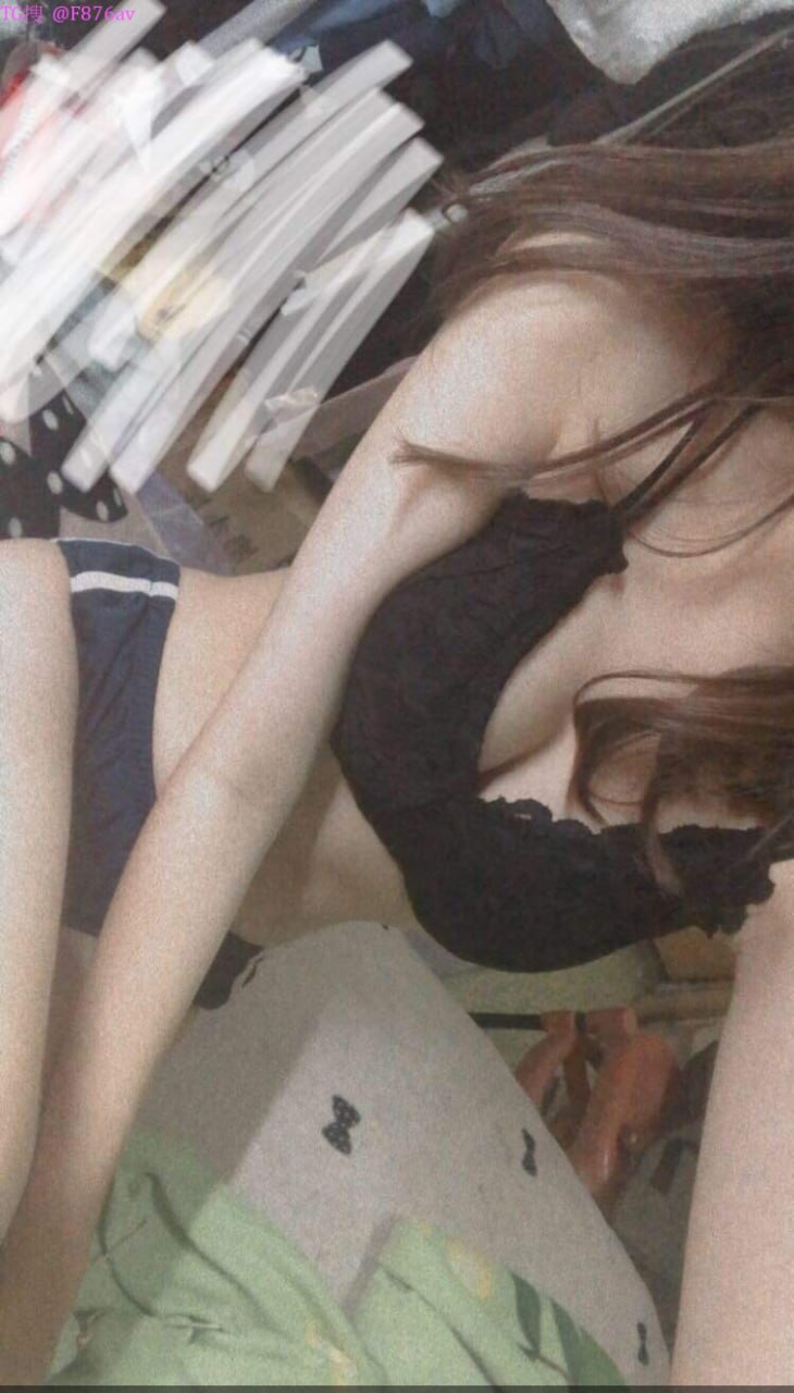 Em thư ký xinh đẹp bị anh quản lý khoai to bắt phang mỗi ngày