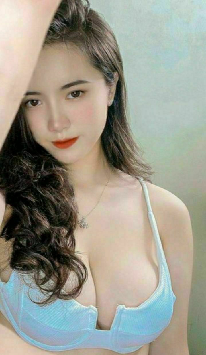 Chị banh lồn ra cho em liếm hạt le nào